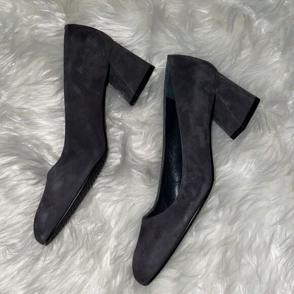 Stuart Weitzman Mary Square Toe Gray Suede Low Heel Pumps - Picture 4 of 7